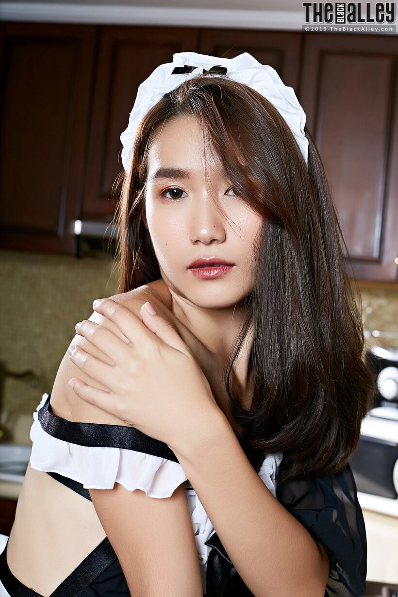 Cute Asian maid Chialing shows off her tits and pussy in the kitchen, photo 11 of 16