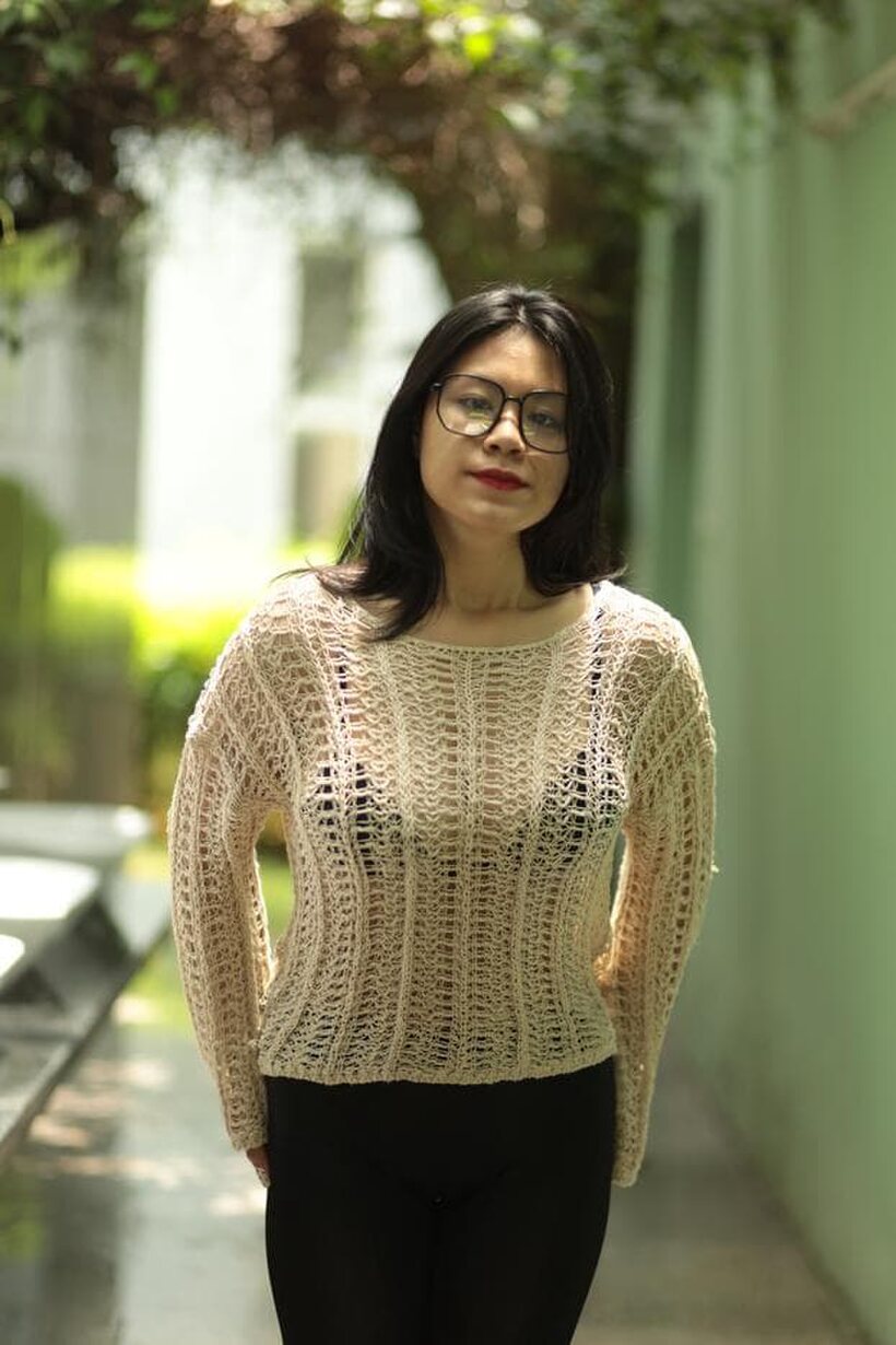 Amateur pic 17 from the set «Wanara hikes up her sweater to flash those sexy Asian tits»