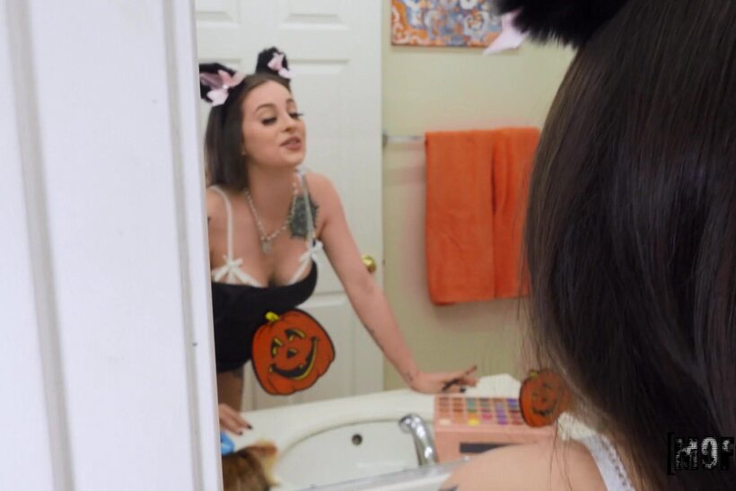 Maddy May pic 6 from the set «Maddy May rides on top while fucking her stepbrother»