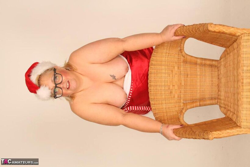 Image 17/20: Chubby Lexie Cummings gets naked for Christmas and shows her ass