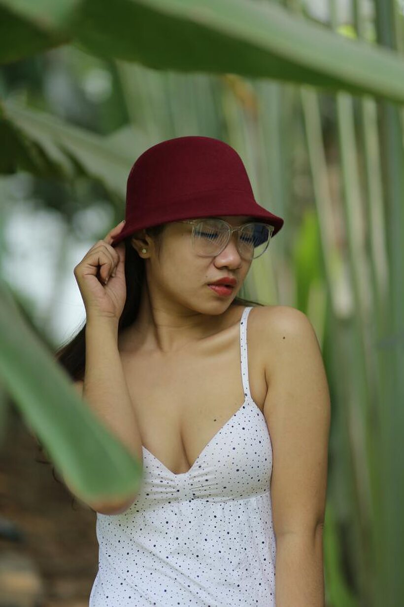Amateur nude photo 3 — Petite girl gets naked outdoors