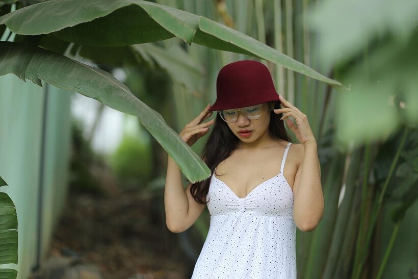 Petite girl gets naked outdoors, photo 19 of 21