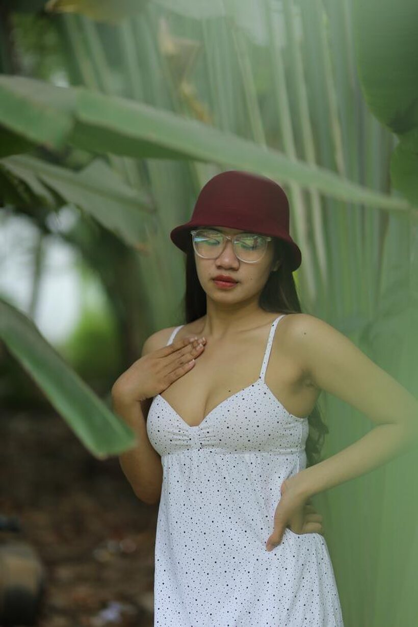 Amateur nude photo 20 — Petite girl gets naked outdoors