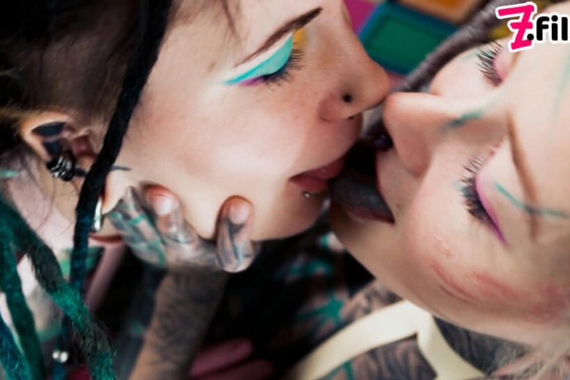 Anuskatzz tongue kisses first, then sucks a big black cock, photo 1 of 15