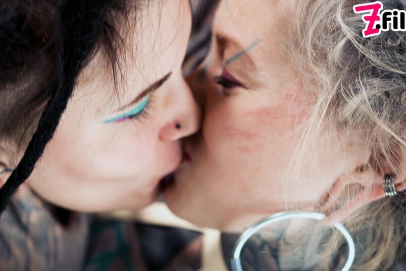 Photo 4 — Anuskatzz tongue kisses first, then sucks a big black cock