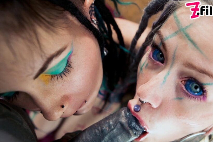 Anuskatzz nude photo 5 — Anuskatzz tongue kisses first, then sucks a big black cock