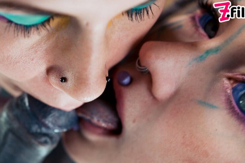 Anuskatzz tongue kisses first, then sucks a big black cock, photo 8 of 15