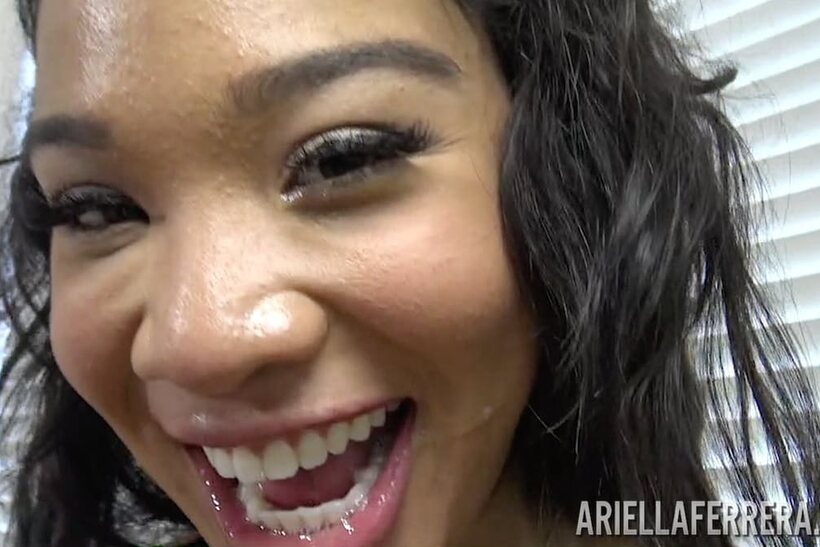 Honey Gold nude photo 12 — Tattooed Honey Gold sucking cock