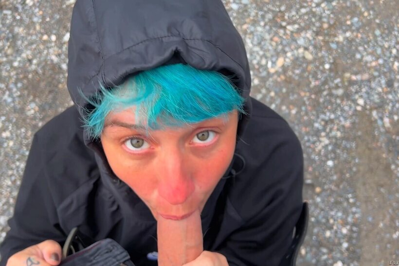 Proxy Paige pic 9 from the set «Outdoors, Proxy Paige flashes her big ass before taking cock in her mouth»