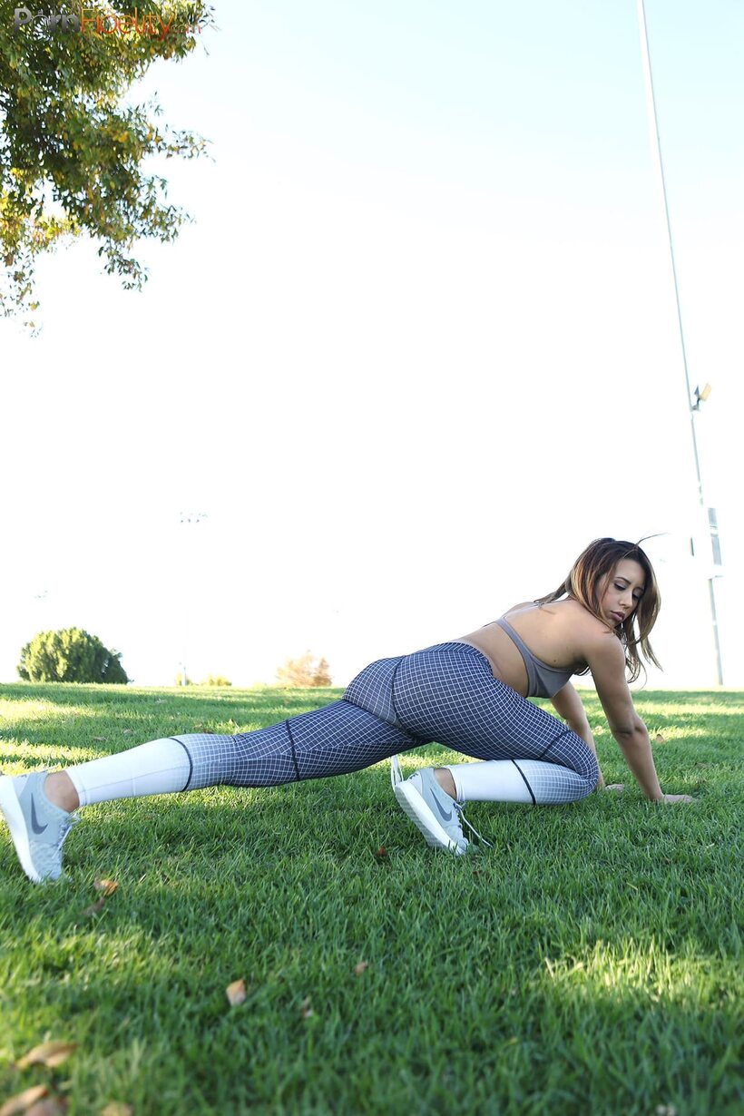 Demi Lopez pic 6 from the set «Amateur Demi Lopez shows her natural tits while masturbating»