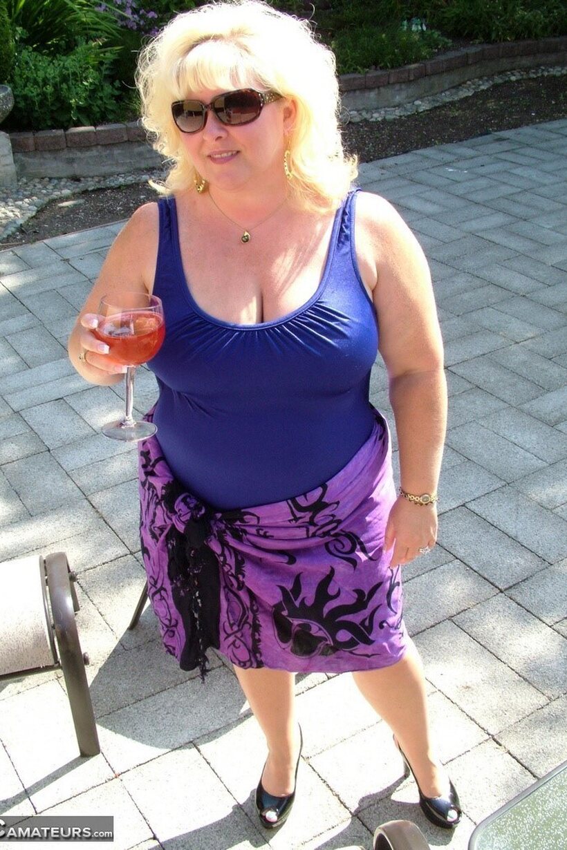 Image 3/16: Taffy Spanx bares her big tits and gets wet outside in heels