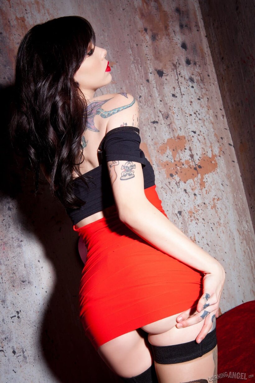 Image 3/17: Tattooed Krysta Kaos flaunts her natural tits and ass while masturbating