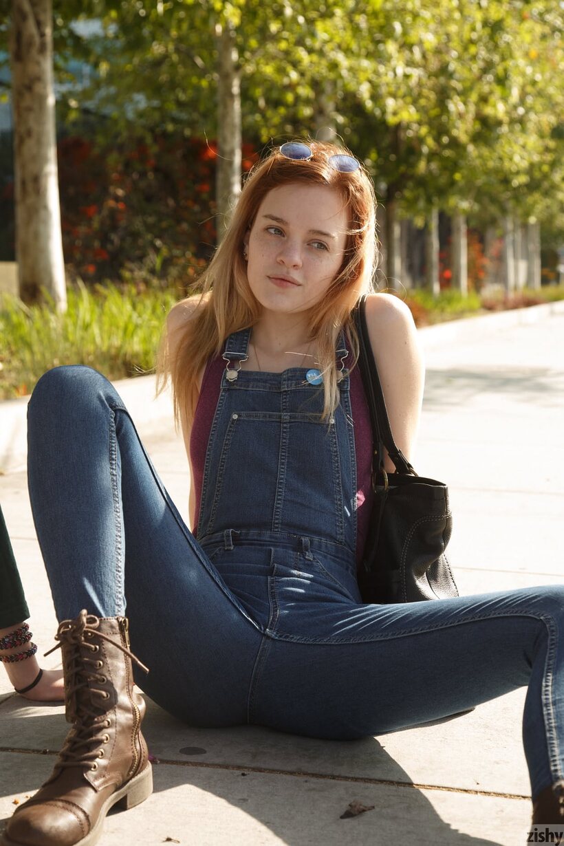 Photo 4 — Outside in jeans and shorts, Riley Anne & Winter Bliss flash tits and ass