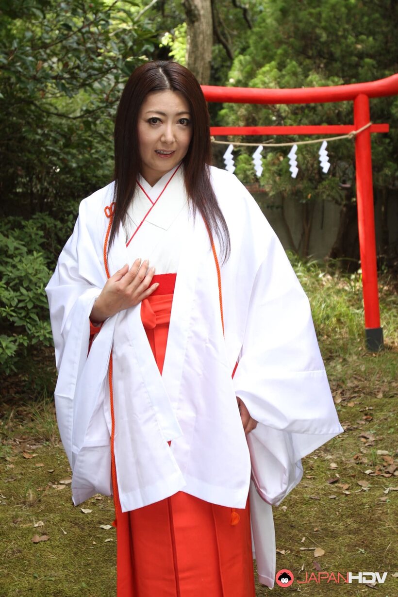 Ayano Murasaki pic 2 from the set «Japanese Ayano Murasaki gets naked outdoors and shows her natural tits and nipples»