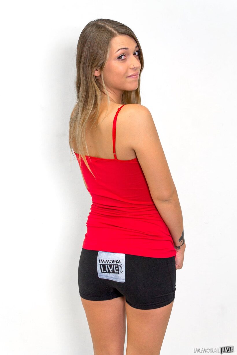 Image 3/17: Jenna Leigh strips off gym gear and shows off her toned ass