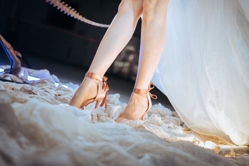 Asian girl flaunts her big tits and feet (shot 3)