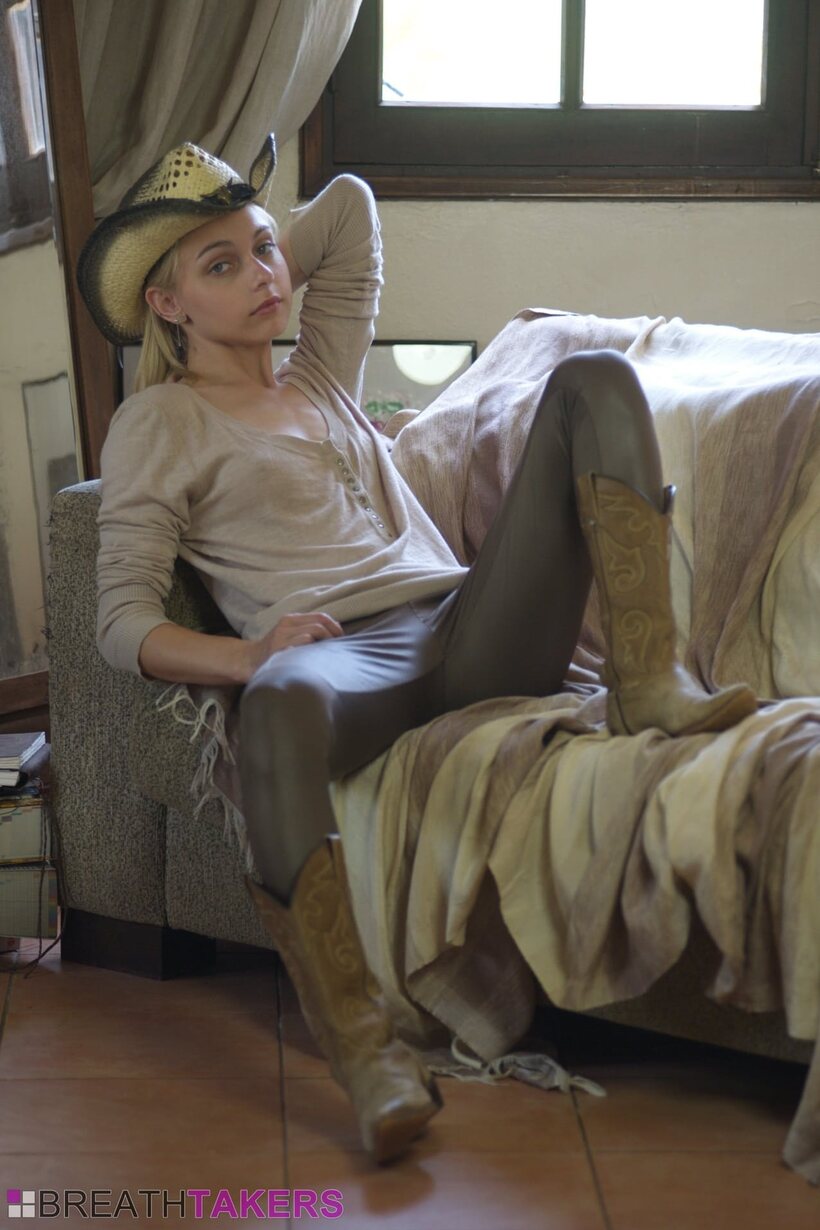 Babe pic 4 from the set «Glamour model shows her big tits while riding cowgirl»