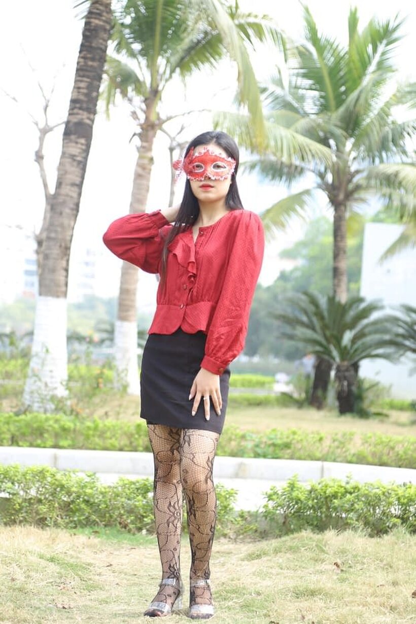 Amateur nude photo 9 — Outside in stockings and heels, masked Asian beauty strikes a pose