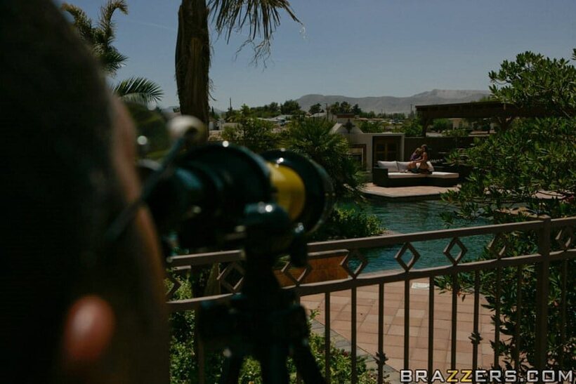 Holly Wellin pic 2 from the set «Trina Michaels and Holly Wellin get wild with group sex outdoors»
