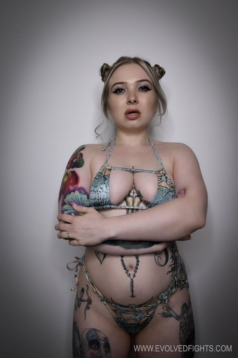 Eli Hunter nude photo 2 — Tattooed teen Kaiia Eve grapples with a big guy before deep sex