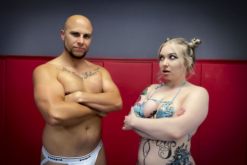 Tattooed teen Kaiia Eve grapples with a big guy before deep sex, photo 5 of 21