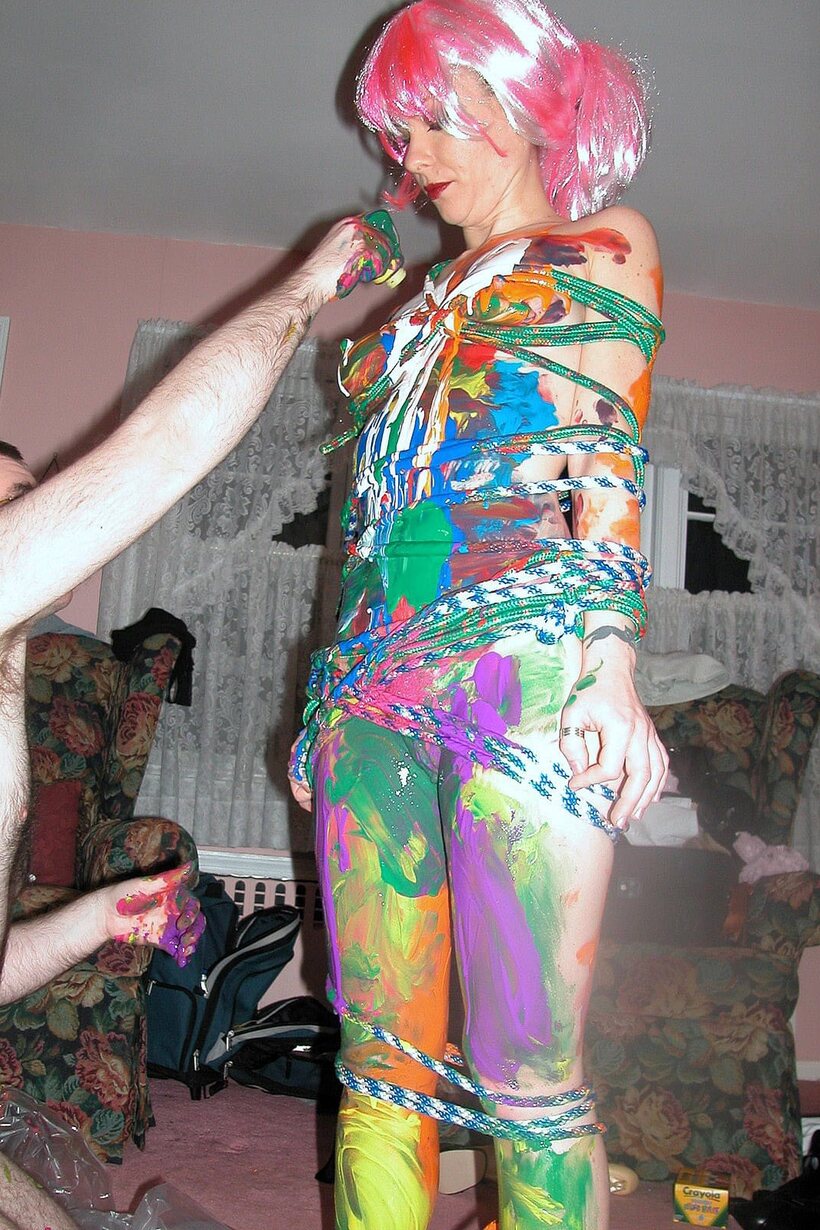 Amateur pic 13 from the set «Michelle Brookes gets tied down and soaked with body paint in the bath»