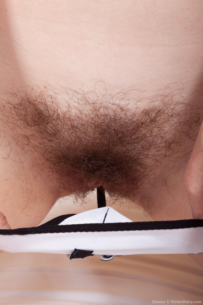Amateur pic 11 from the set «Close-up on Elouisa’s hairy pussy from the curvy amateur milf»