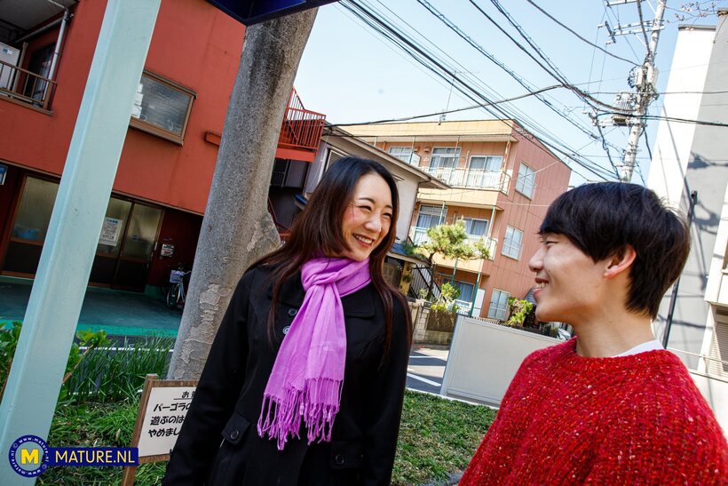 Image 2/10: Mature Miho Wakabayashi gets naked and starts fucking hard in public