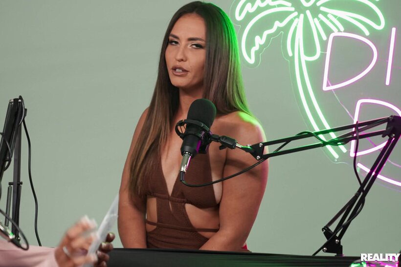 Image 4/21: Kelsi Monroe gets fucked after chatting with Sarai Minx on a podcast