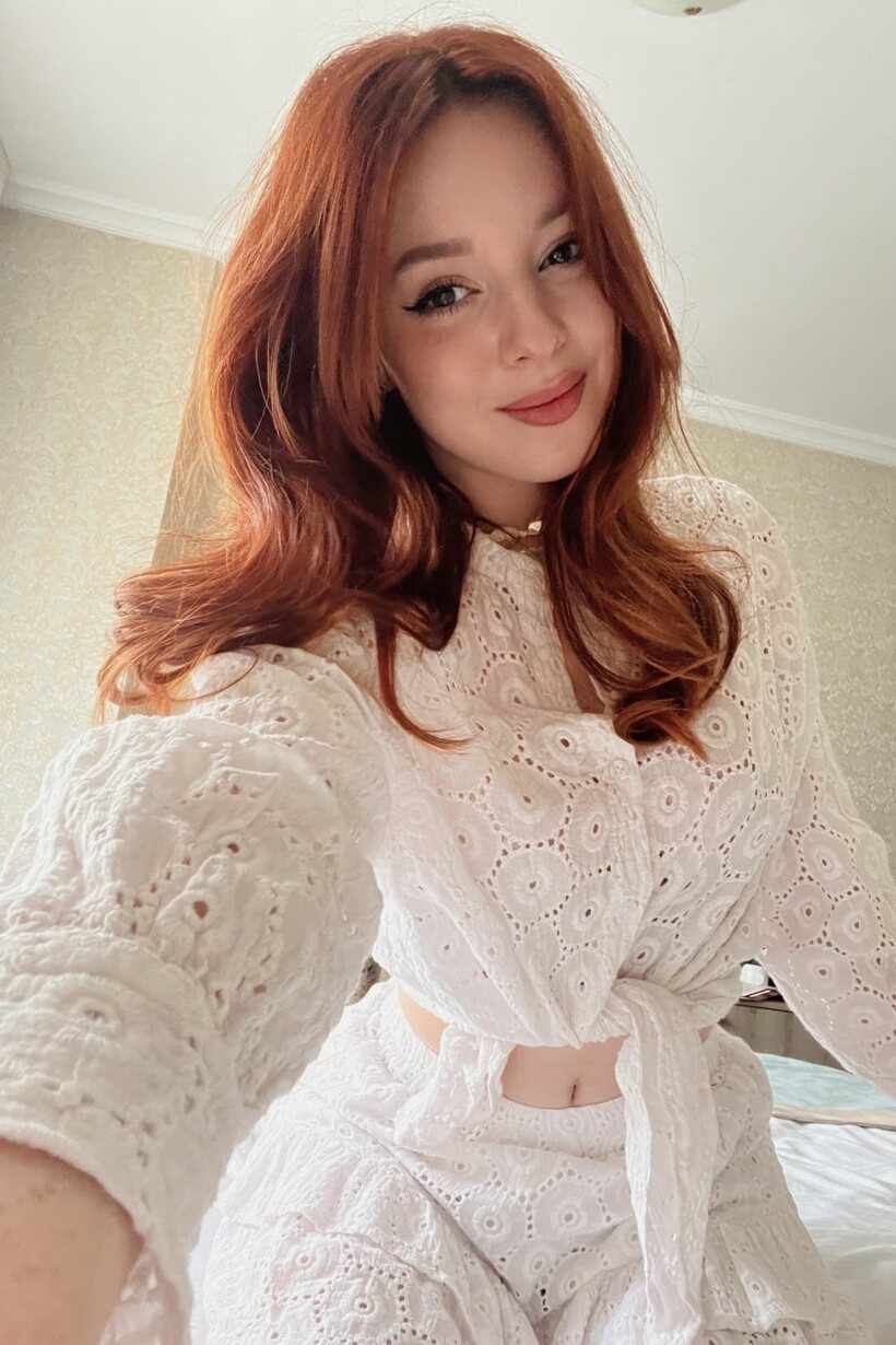 Sofi Foxxxy pic 2 from the set «Sofi Foxxxy flashes her big boobs with a redhead selfie»