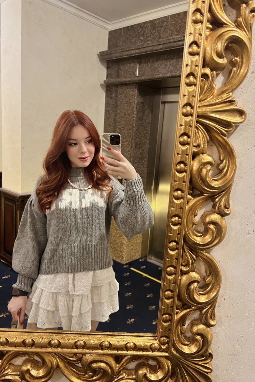 Sofi Foxxxy flashes her big boobs with a redhead selfie (shot 4)