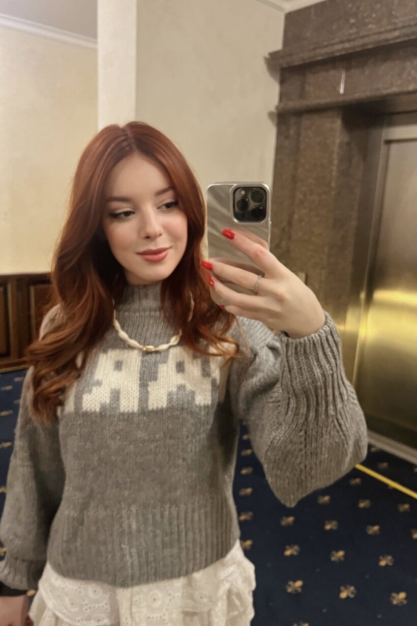 Sofi Foxxxy flashes her big boobs with a redhead selfie (shot 5)