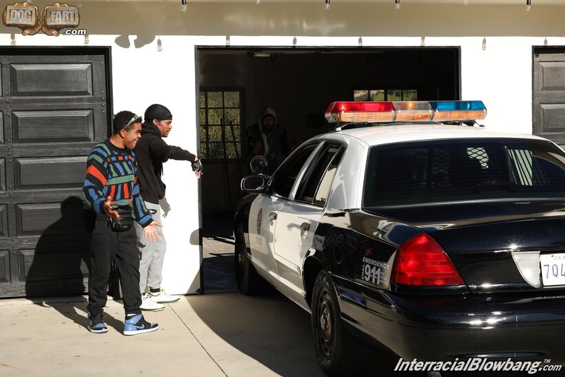 Eliza Ibarra cums slick with jizz after a cops interracial blowbang (shot 3)
