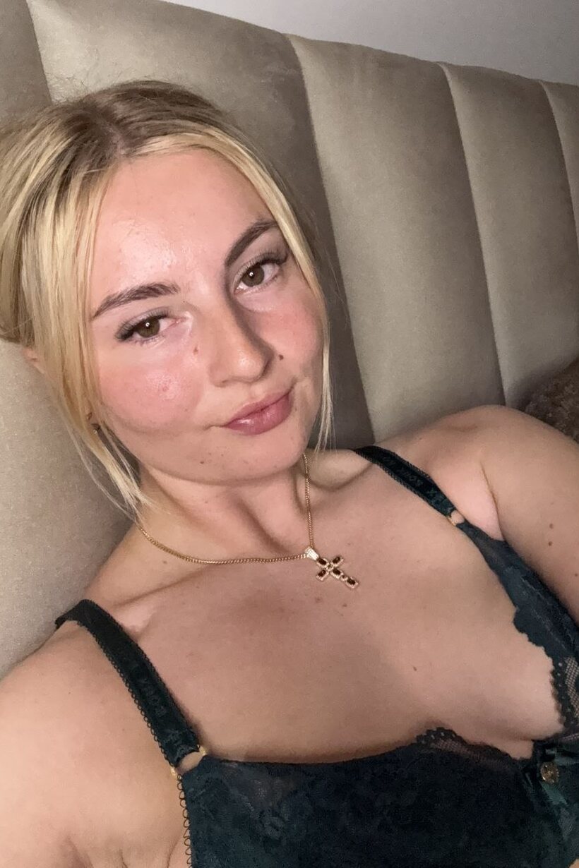 Photo 7 — Changing lingerie, a blonde teen snaps selfies in bras and panties