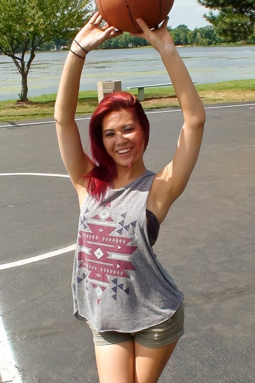 Sydney Mai nude photo 1 — Sydney Mai flashes her bare ass after playing basketball