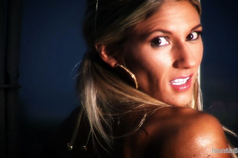 Photo 15 — Abby Marie shows off her tanned body and tight abs