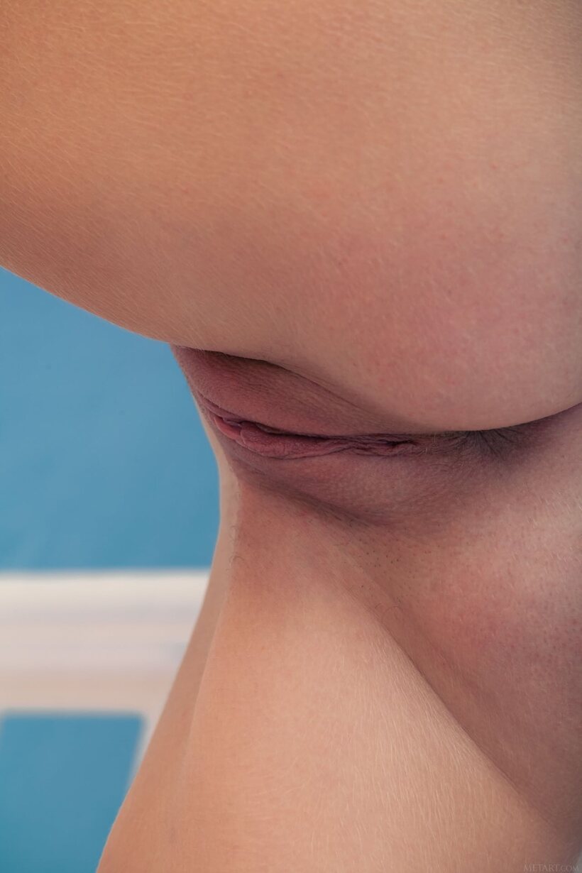 Leona Honey nude photo 12 — Leona Honey gets naked to display her shaved pussy and blonde hair