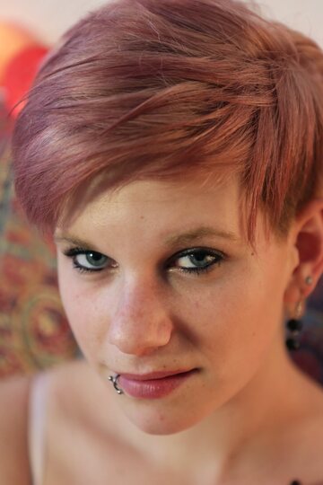 Redhead girl in pantyhose shows her small feet and bubble butt
