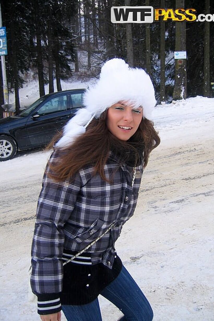 Amateur couple snaps selfies during a visit to a snowy town, photo 6 of 16