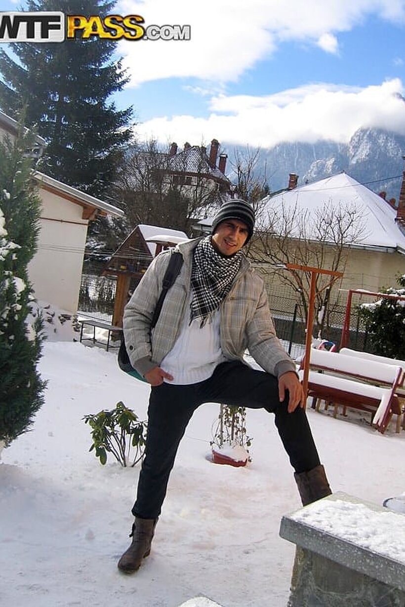 Amateur nude photo 15 — Amateur couple snaps selfies during a visit to a snowy town