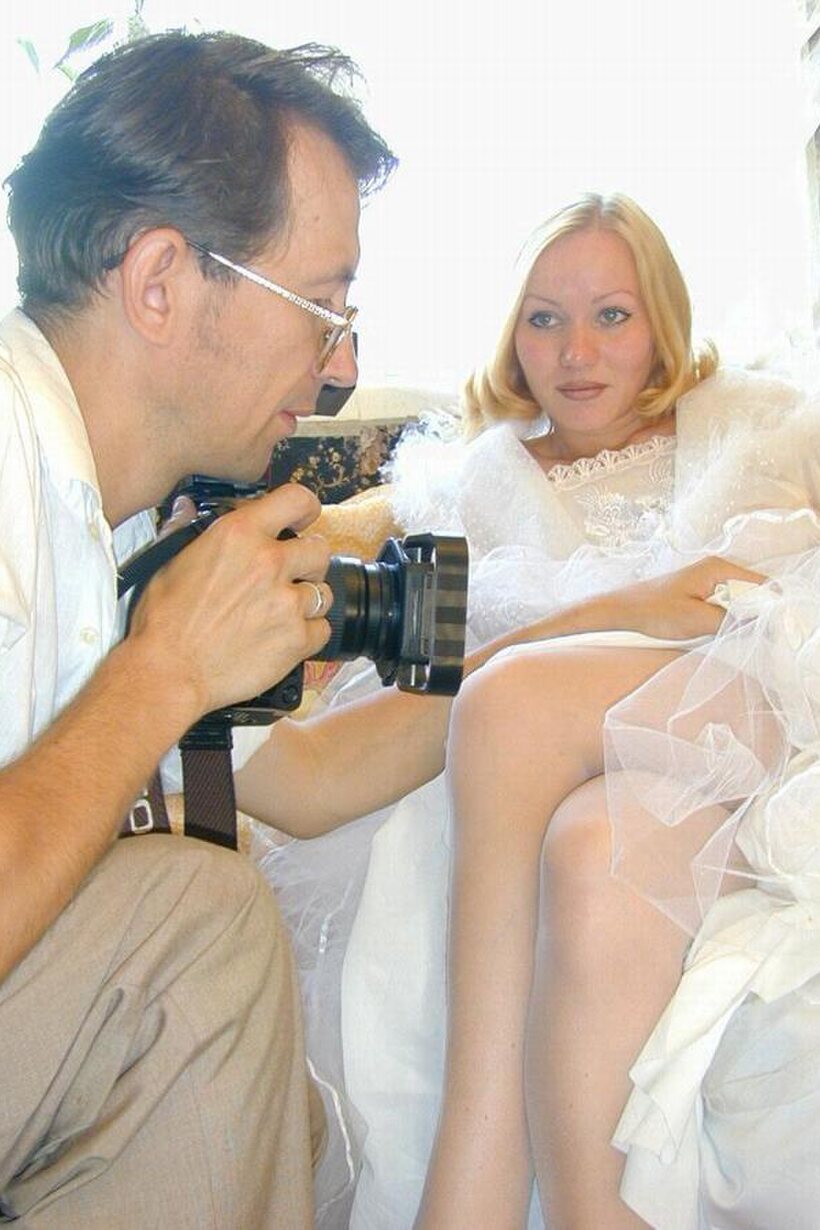 A perverted photographer orally pleases and fucks an amateur hairy teen, photo 2 of 21