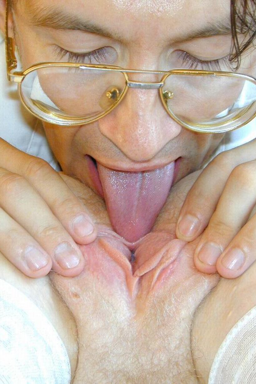 Amateur nude photo 7 — A perverted photographer orally pleases and fucks an amateur hairy teen