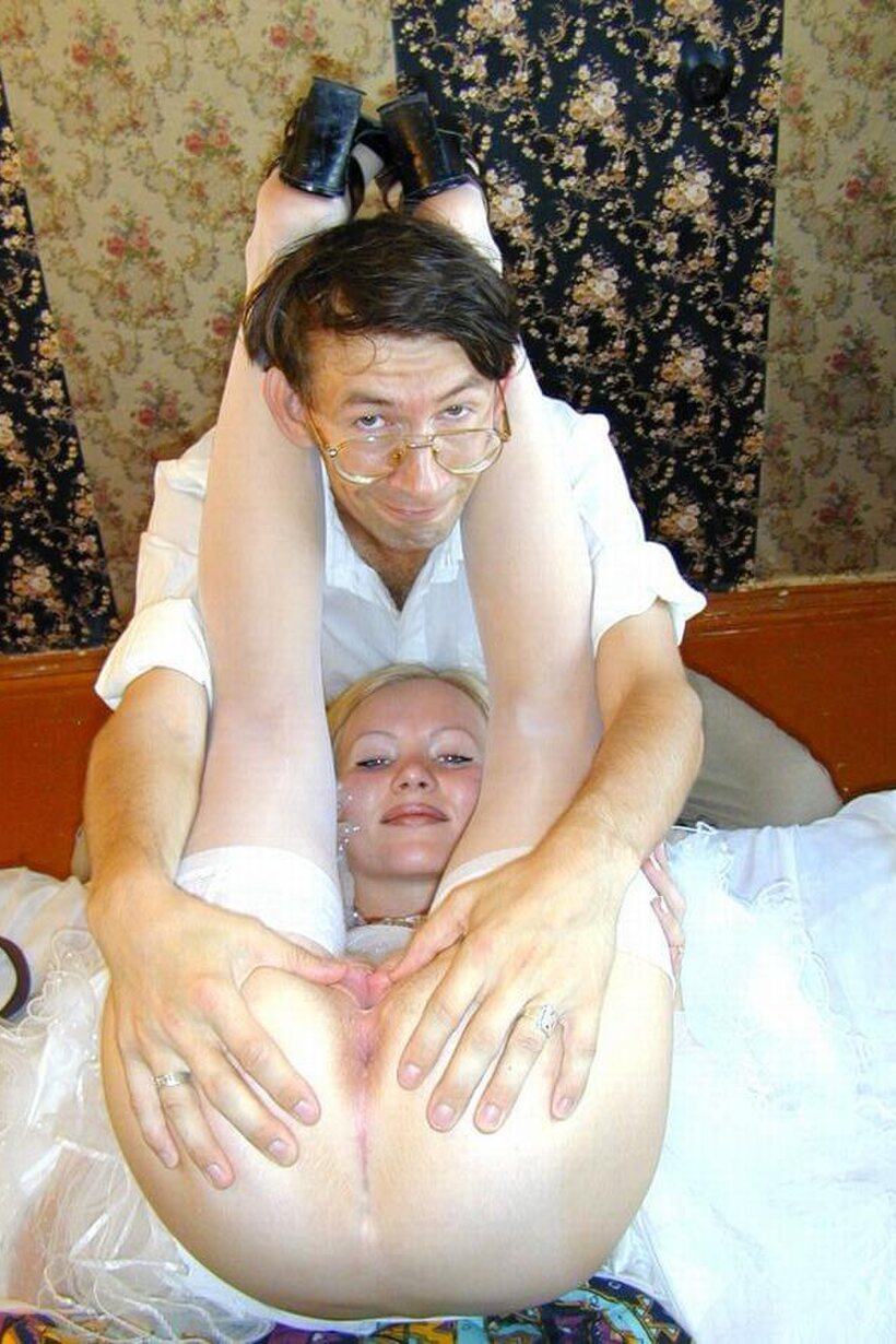 Photo 10 — A perverted photographer orally pleases and fucks an amateur hairy teen