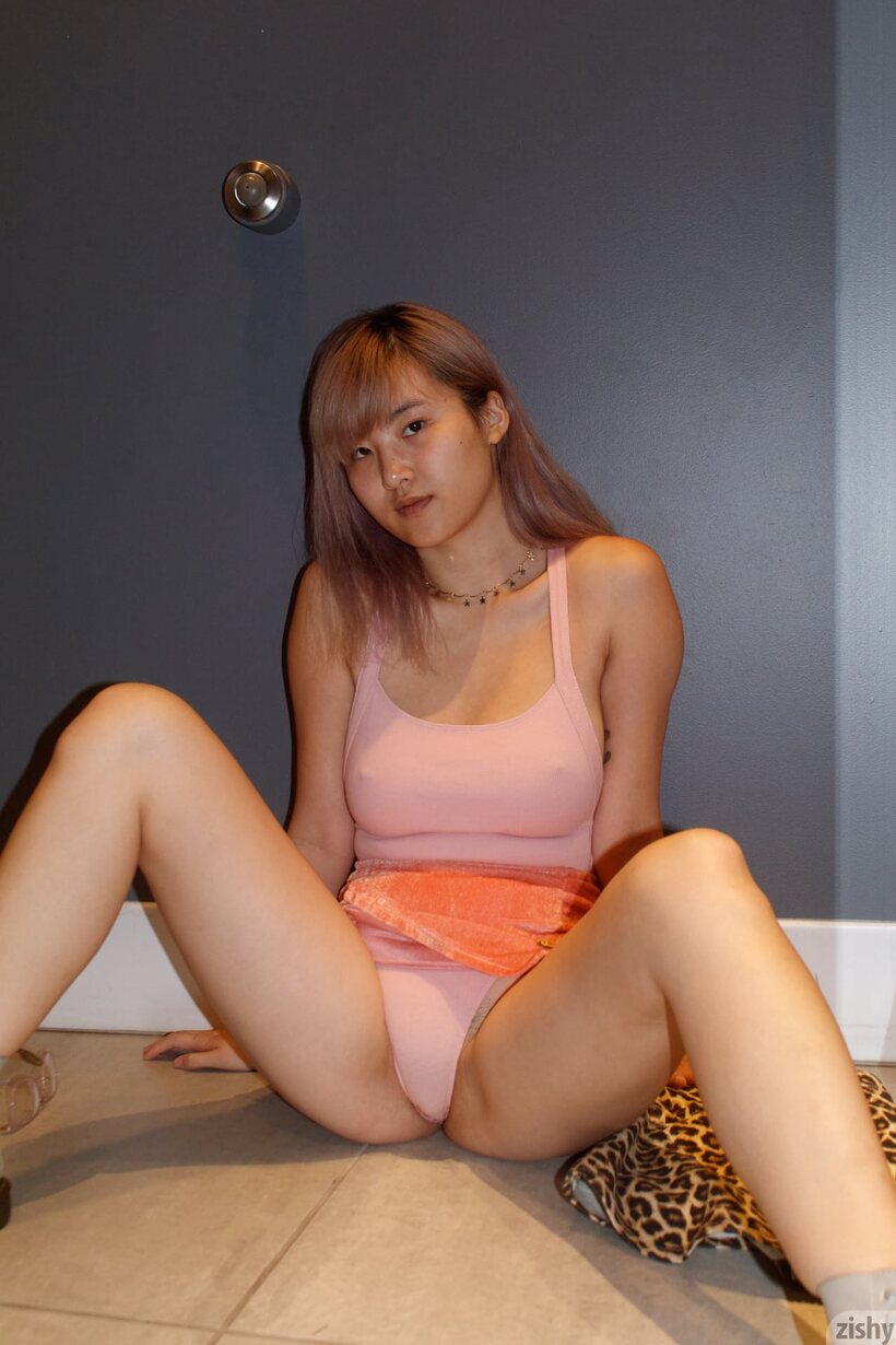 Barbie Qu pic 11 from the set «Petite Barbie Qu strips out of her skirt and starts flashing»