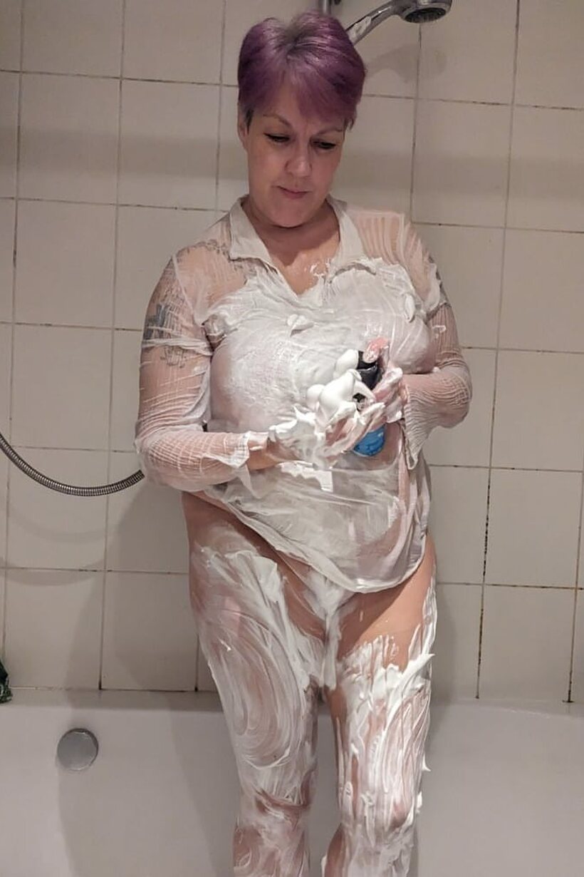 Amateur pic 5 from the set «Layla Bird coats herself in shaving cream in the shower»