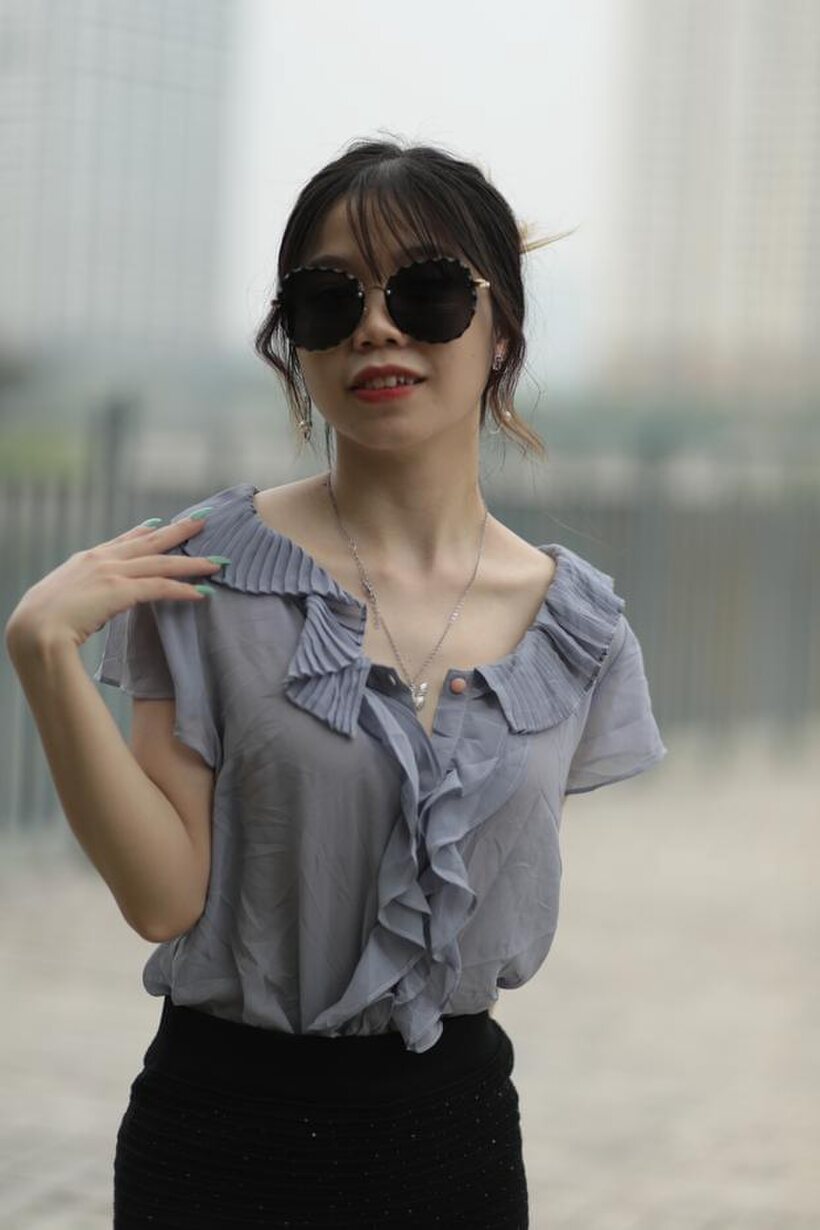 Asian teen teases in non-nude bridge poses wearing shades, photo 15 of 21