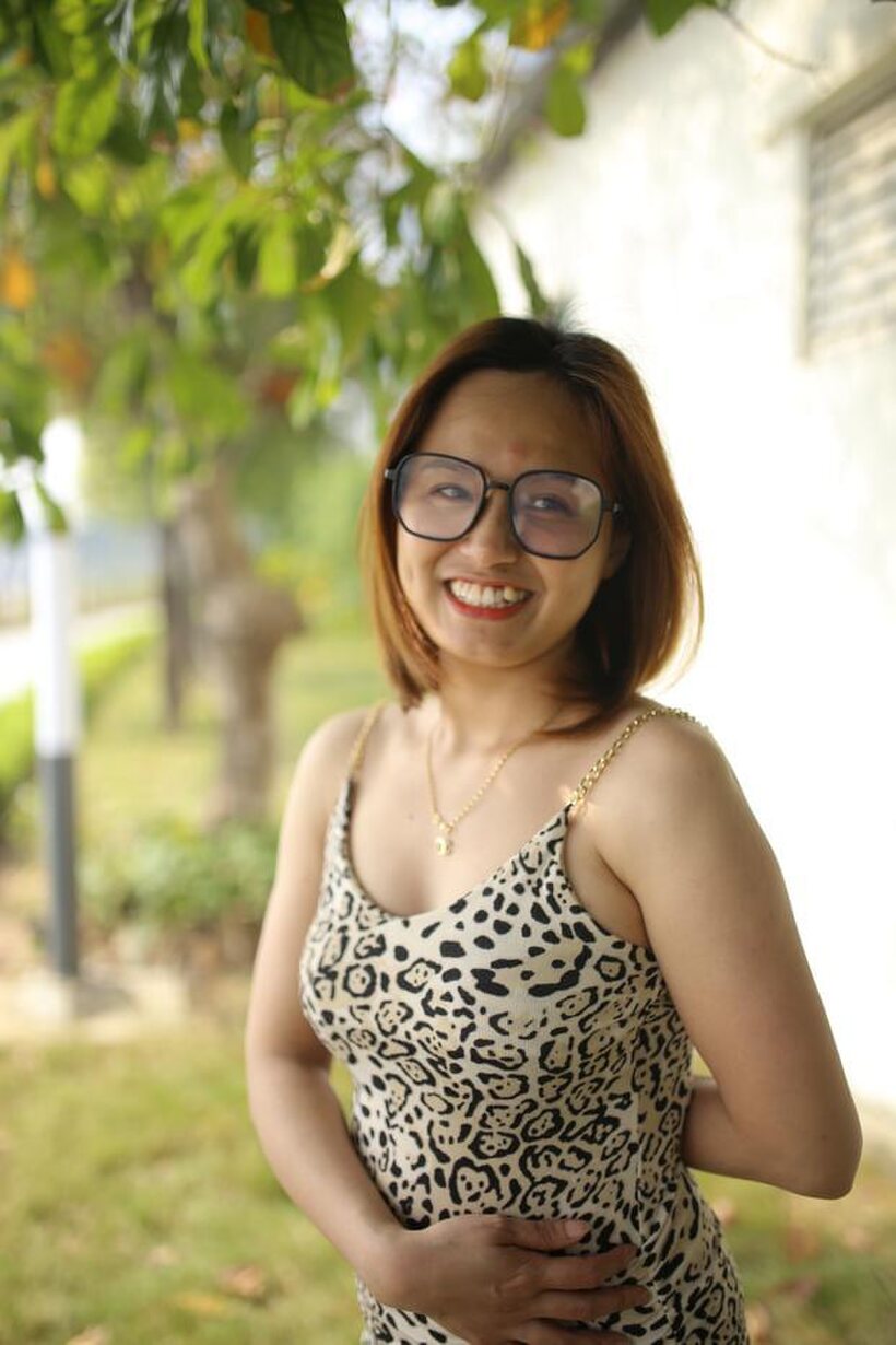Amateur nude photo 10 — Eyeglasses and leopard dress frame this sweet Asian babe outdoors