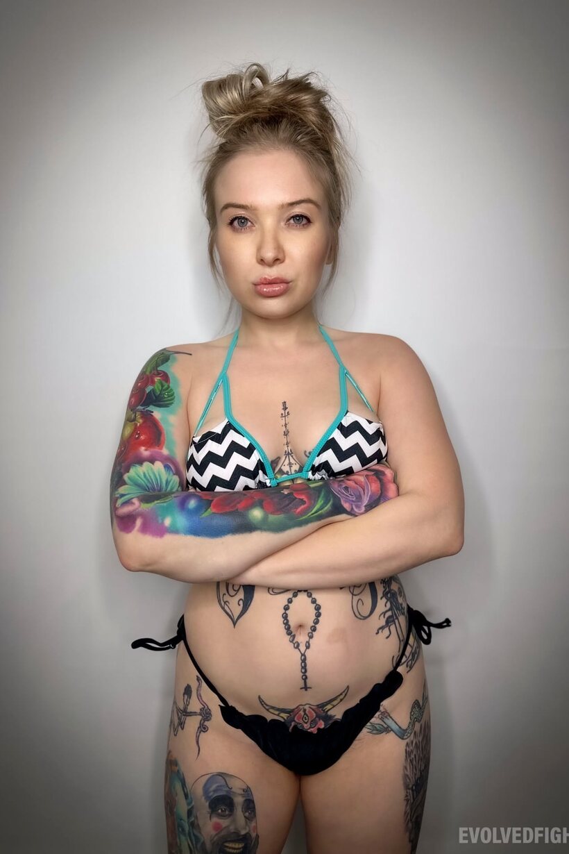 Image 1/21: Amateur Kaiia Eve fucks hard and shows her cum-covered tits and ass