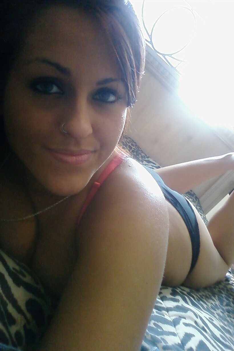 Photo 8 — Amateur girl exposes her big tits while taking selfies