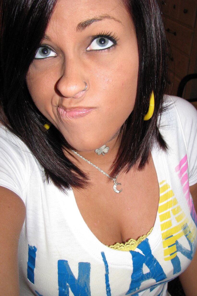 Photo 17 — Amateur girl exposes her big tits while taking selfies